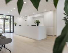 Empfangsbereich im AEOS Ärztezentrum